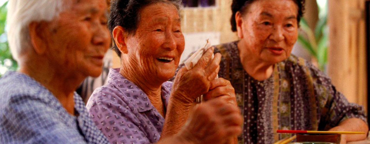 las comunidad senior que se crean en Okinawa